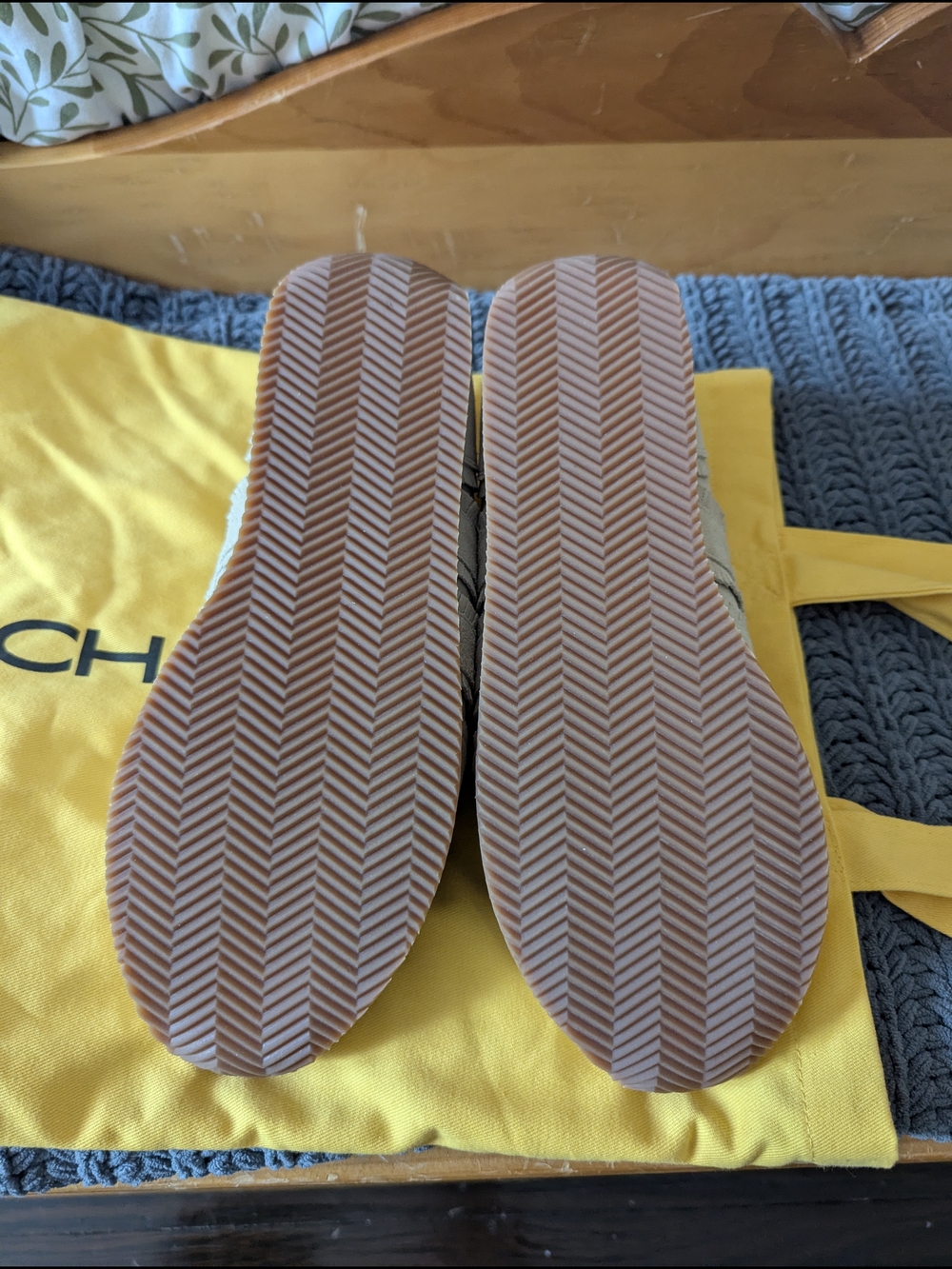 Charlotte Stone Beige/Tan Sneakers W10 Like New - Picture 6 of 7